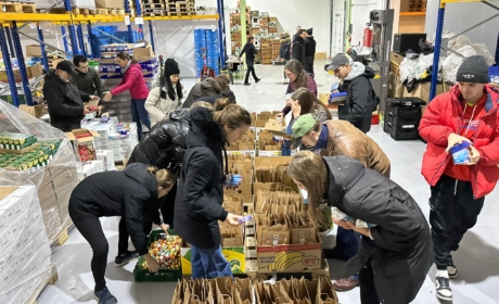 Marketing, logistics and Santa? A visit to the logistic centre of the Czech Food Banks